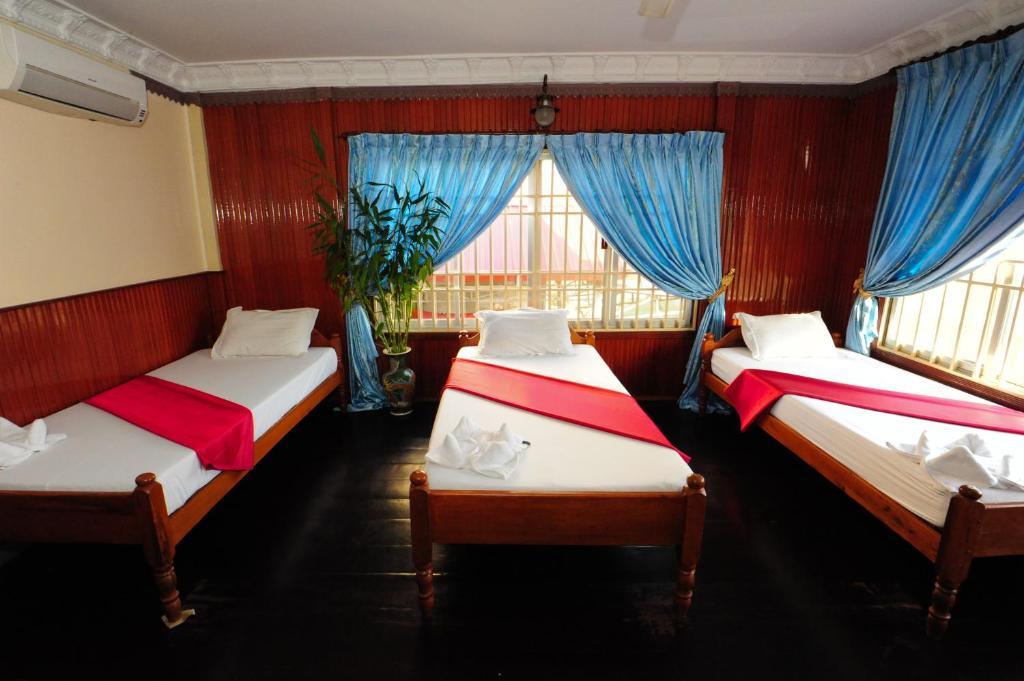 Okay Guesthouse Phnom Penh Room photo